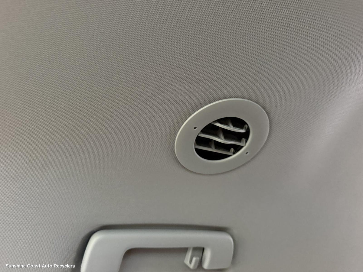 2018-2020 Holden Acadia Misc