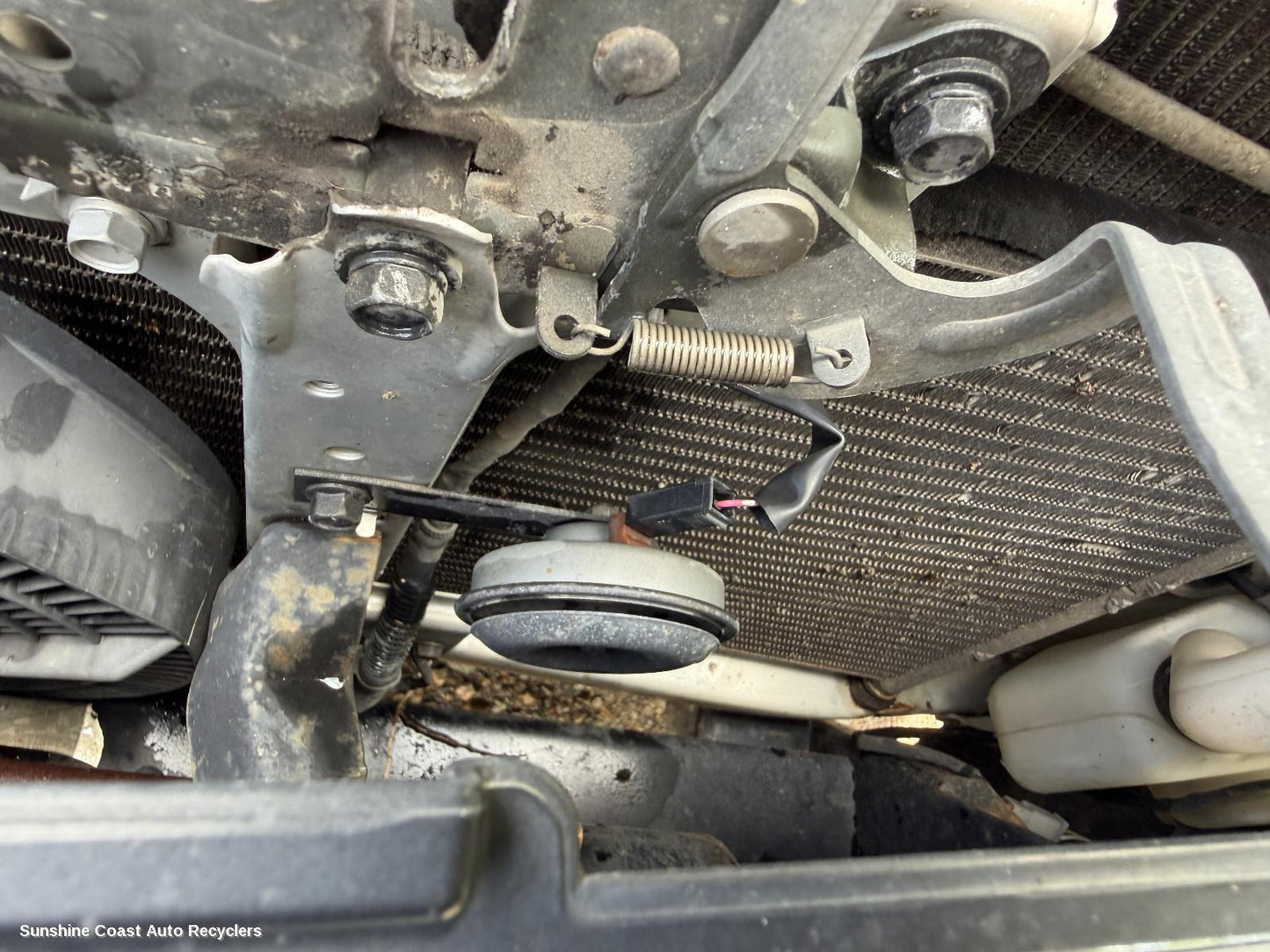 2001-2015 Nissan Navara Bonnet Lock Support