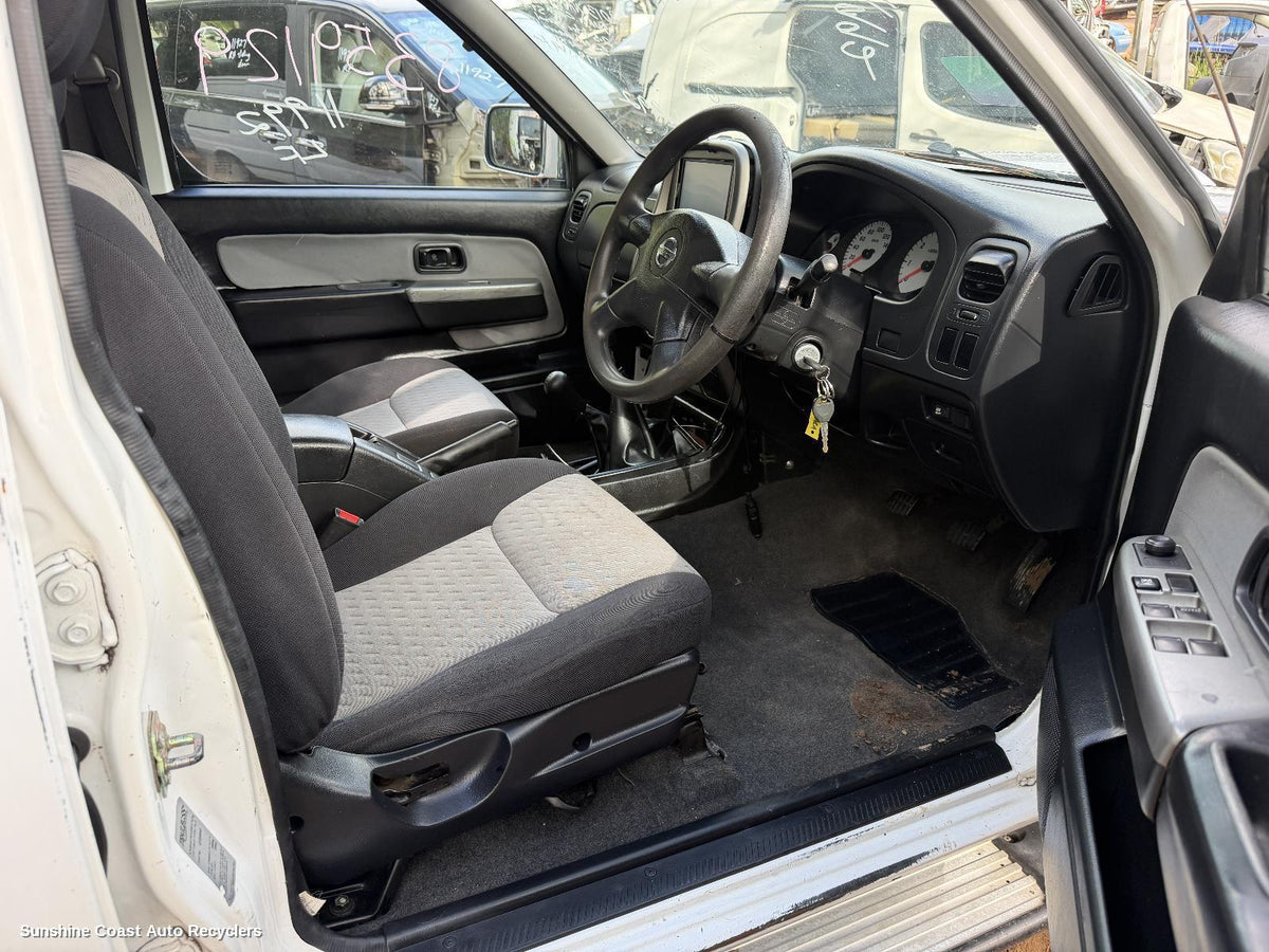1997-2015 Nissan Navara Door Handle