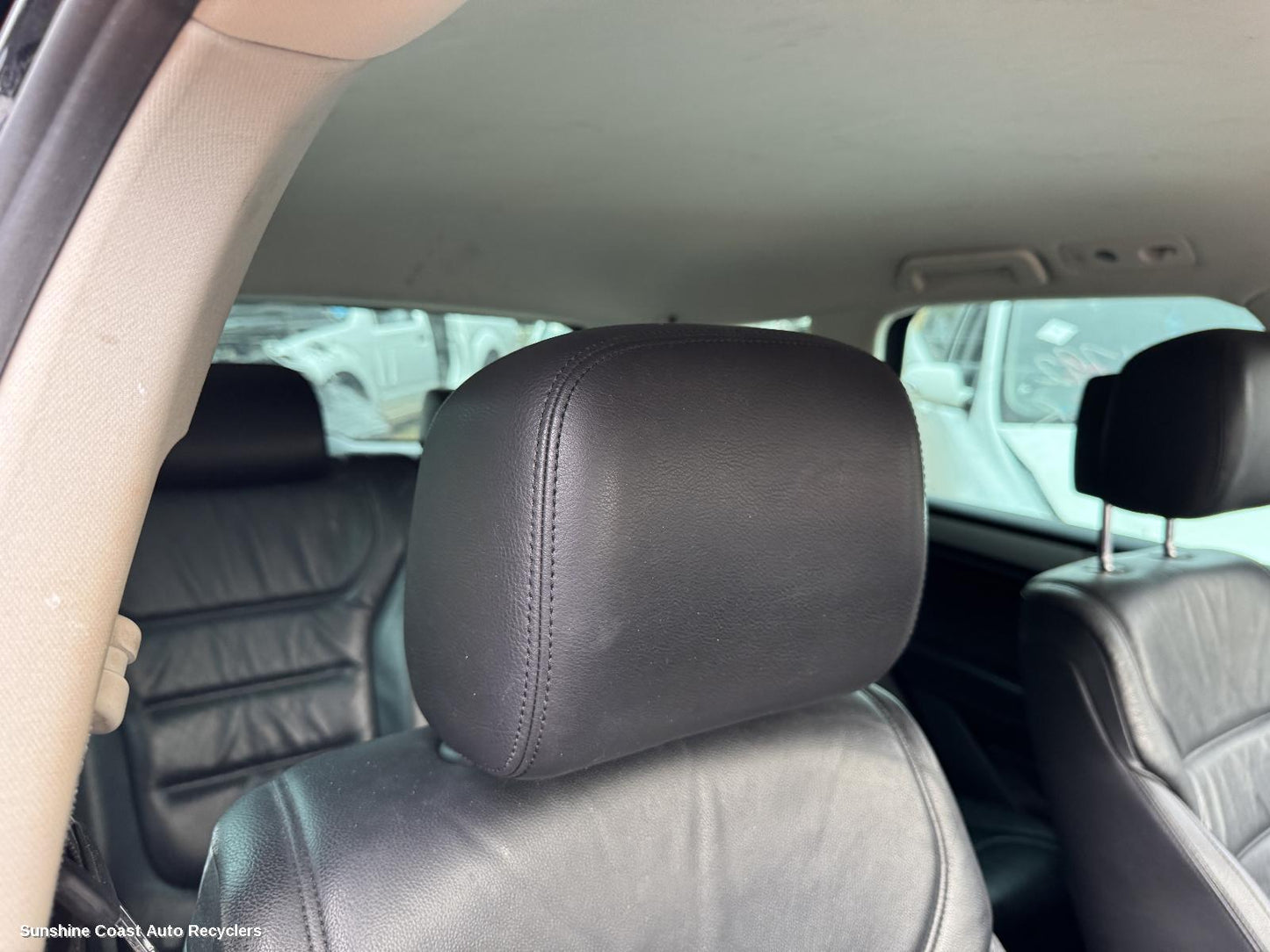 2010-2018 Volkswagen Touareg Headrest