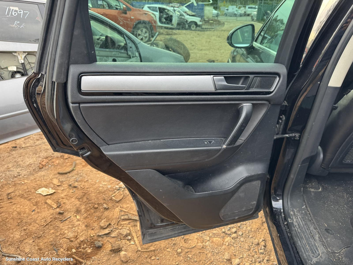 2010-2018 Volkswagen Touareg Door Trim