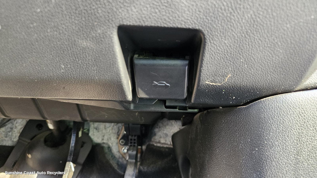 2006-2012 Mazda Cx7 Bonnet Release