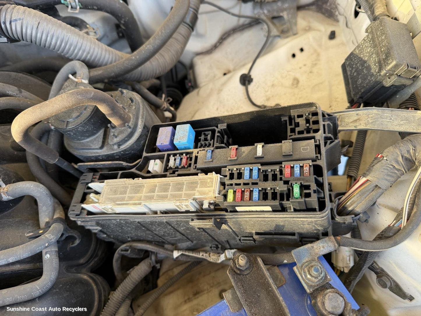 2005-2015 Toyota Hilux Fuse Box