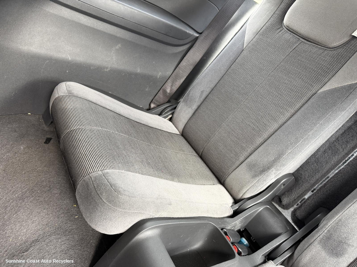 2012-2016 Holden Colorado 3rd Seat