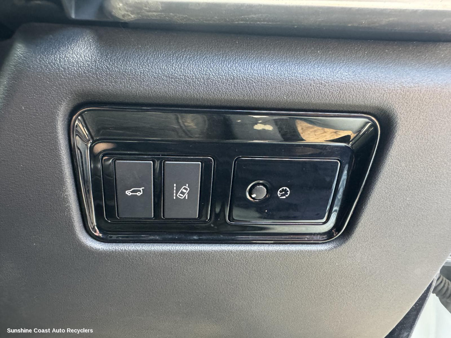 2016 Jaguar F Pace Misc Switch Relay