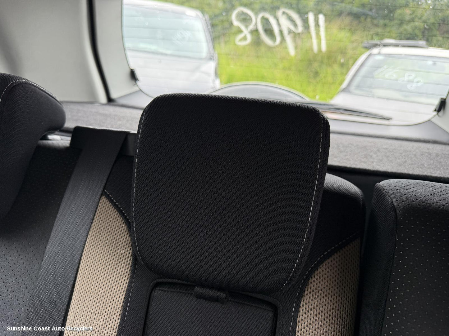 2015 Suzuki Vitara Headrest