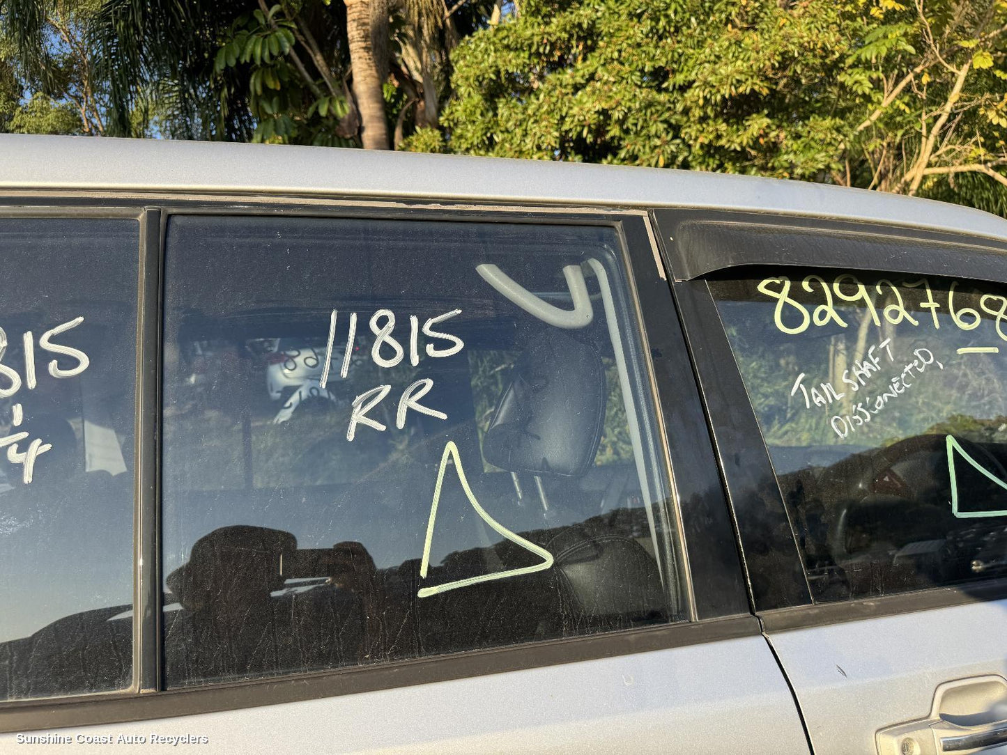 2002 Mitsubishi Pajero Right Rear Door Window