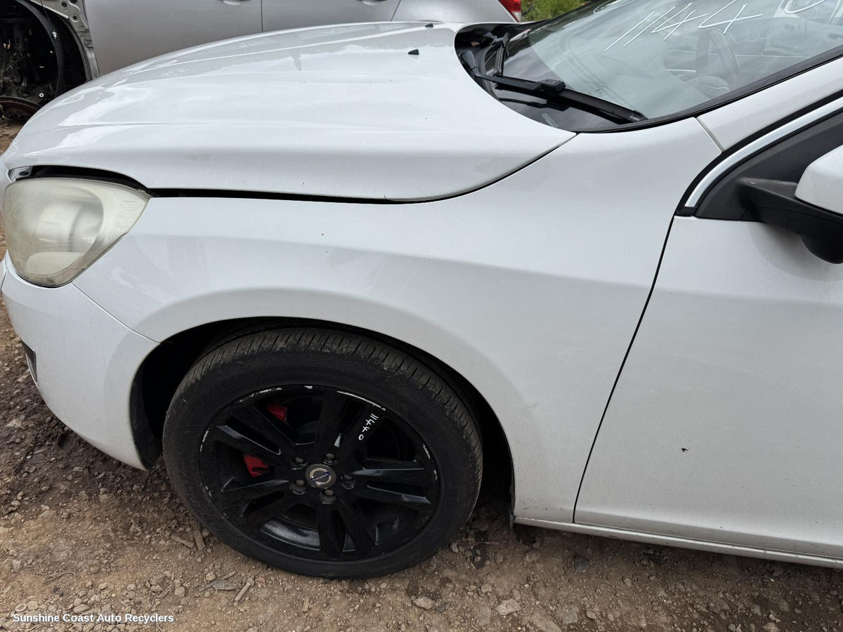 2010-2013 Volvo S60/v60 Left Guard