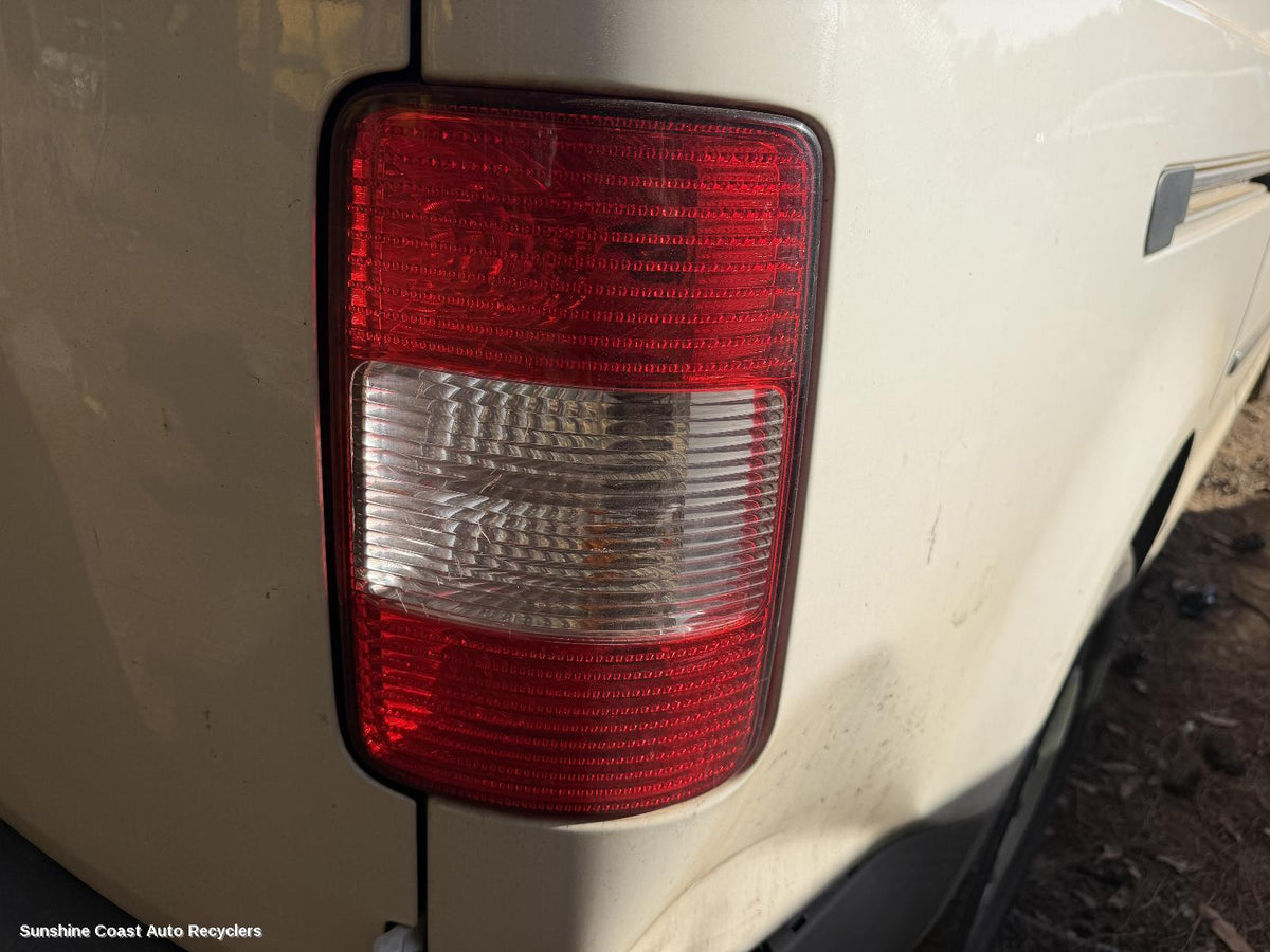 2004-2010 Volkswagen Caddy Right Taillight