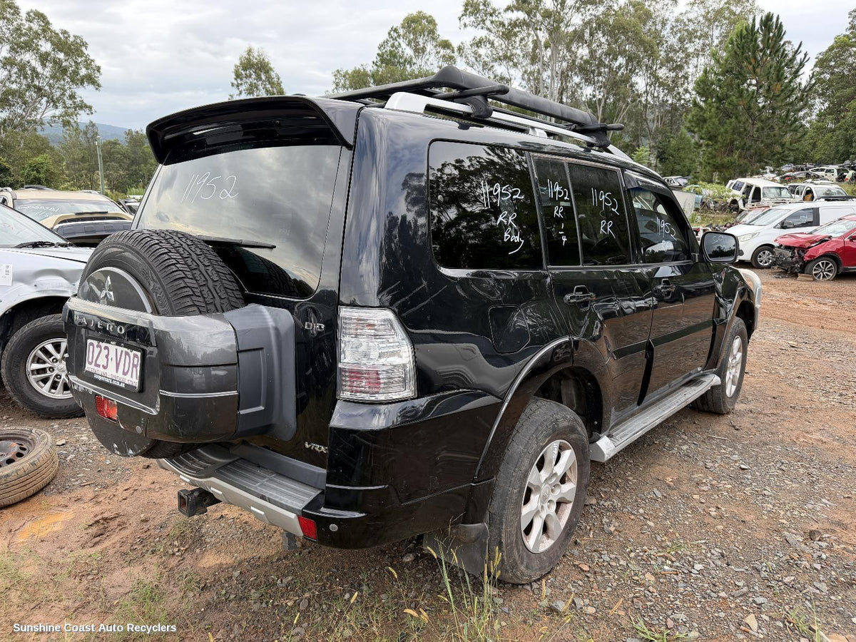 2006-2014 Mitsubishi Pajero Fuel Door   Filler