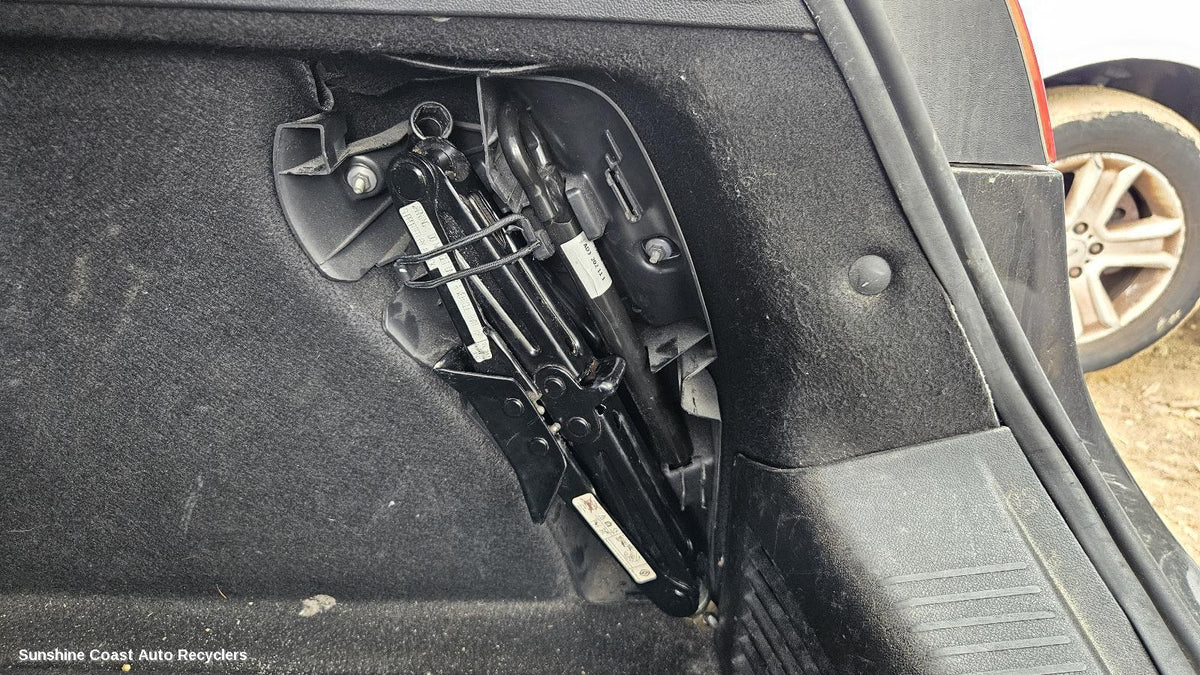 2010-2016 Renault Megane Jack Tool Kit