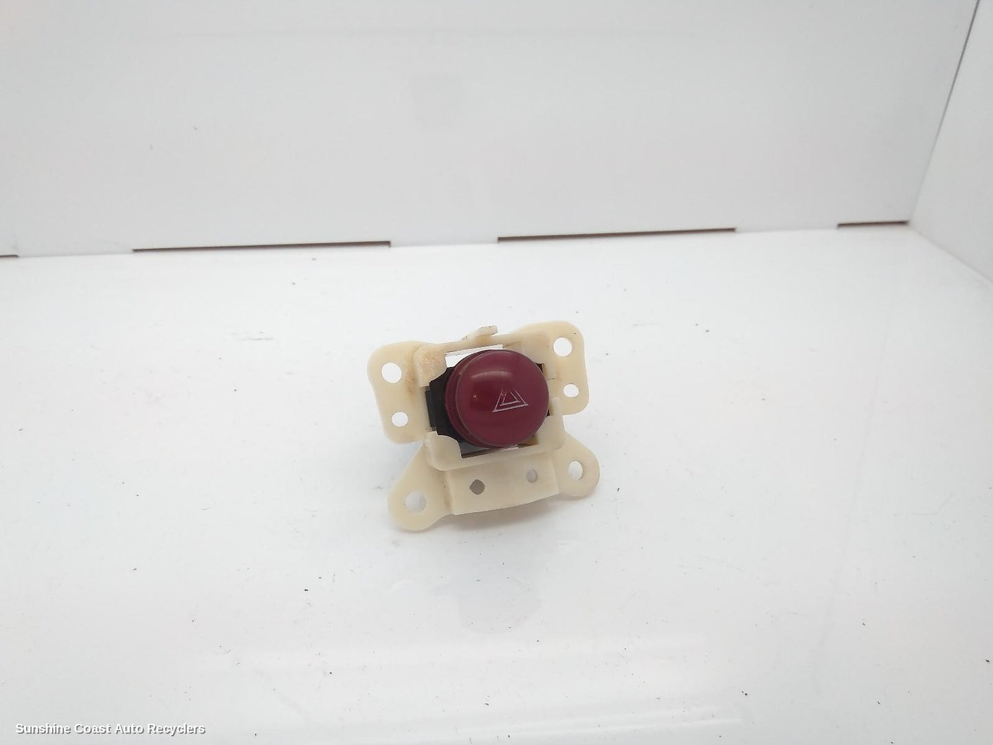 2009-2015 Mitsubishi Triton Misc Switch Relay