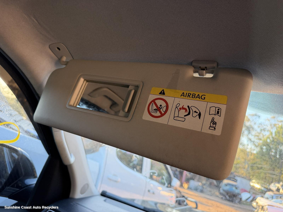 2010-2022 Volkswagen Amarok Sunvisor
