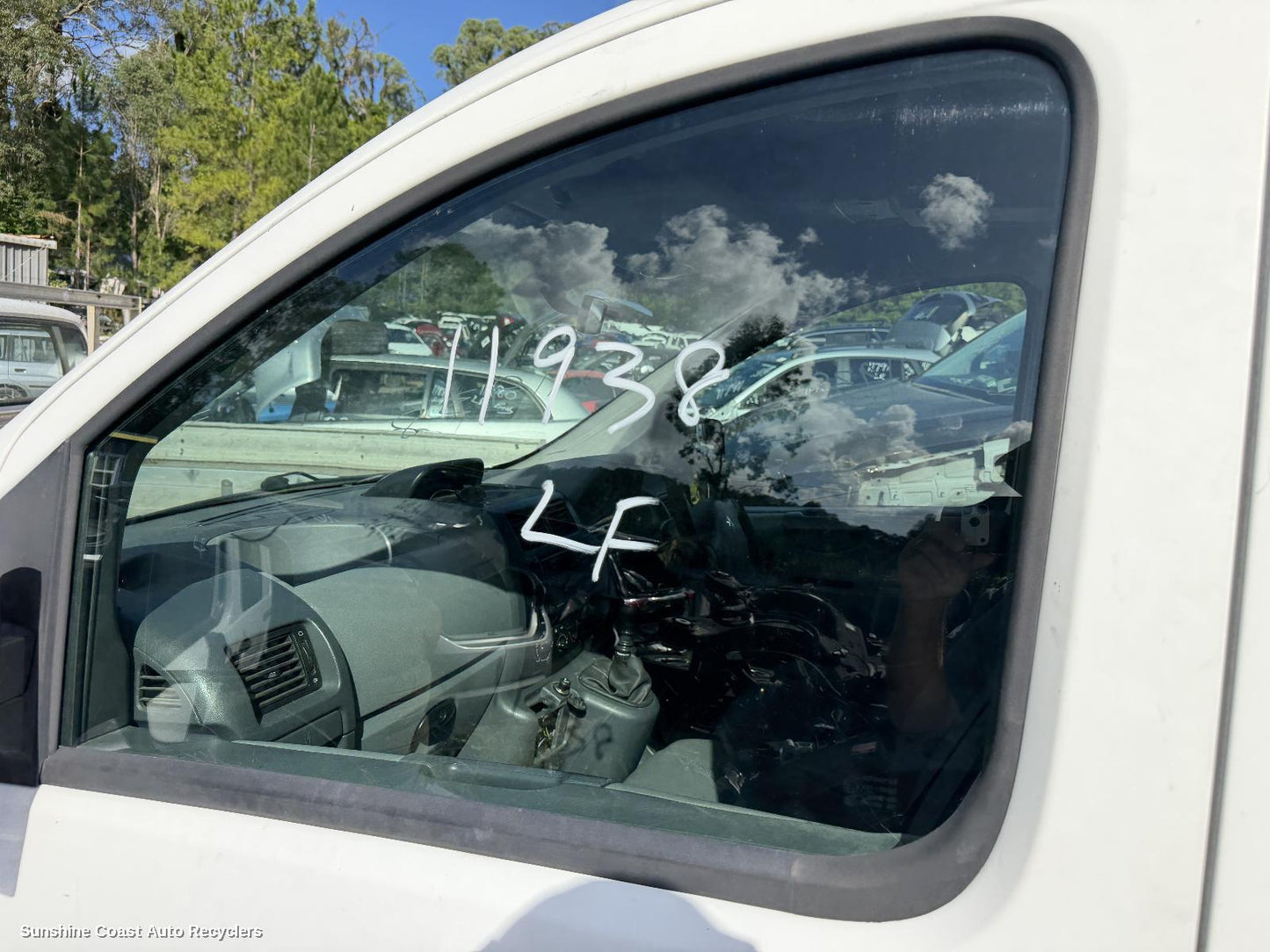 2008-2015 Peugeot Expert Left Front Door Window
