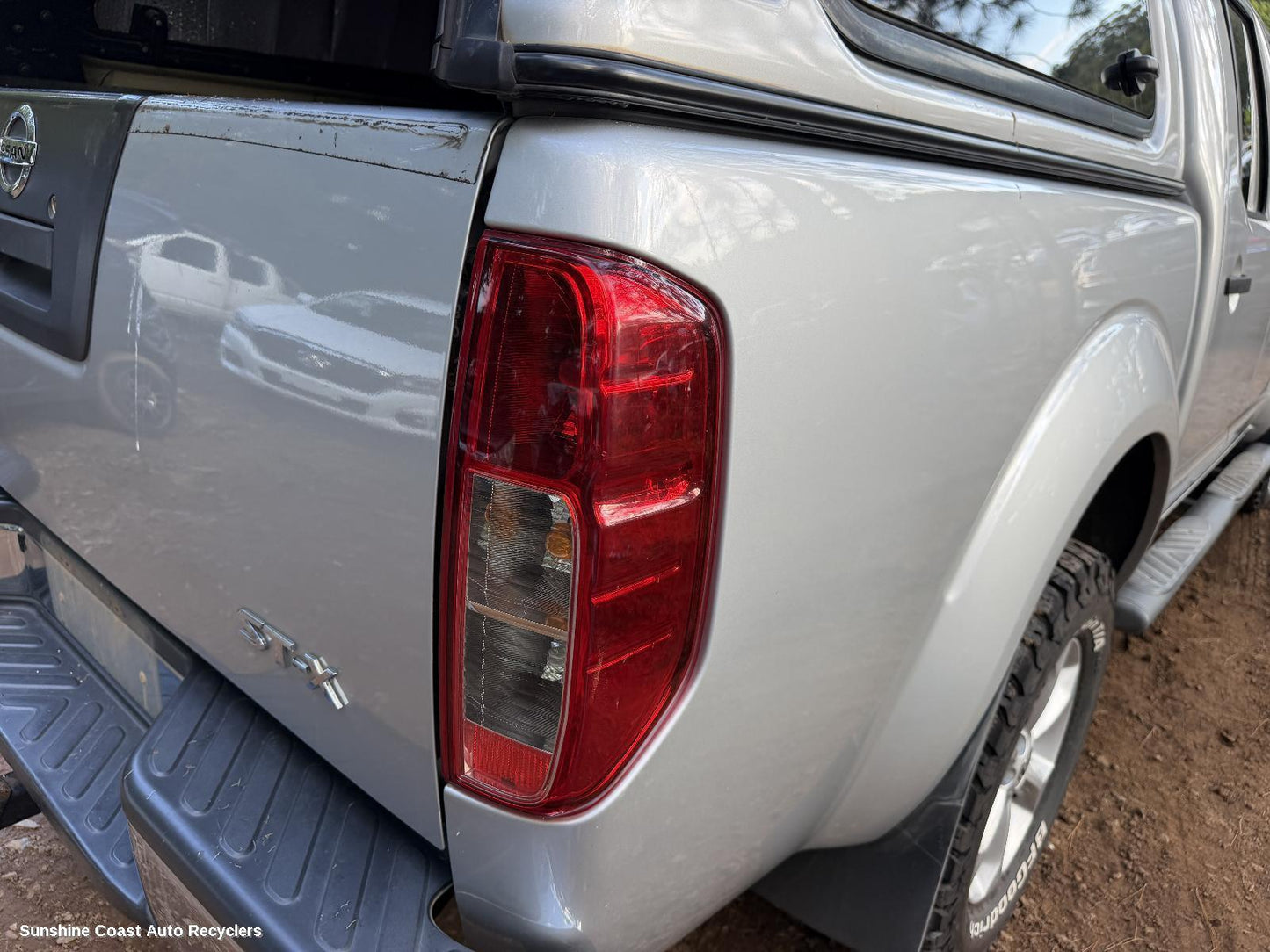 2005-2015 Nissan Navara Right Taillight
