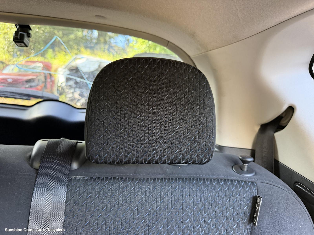 2013-2016 Nissan Pulsar Headrest