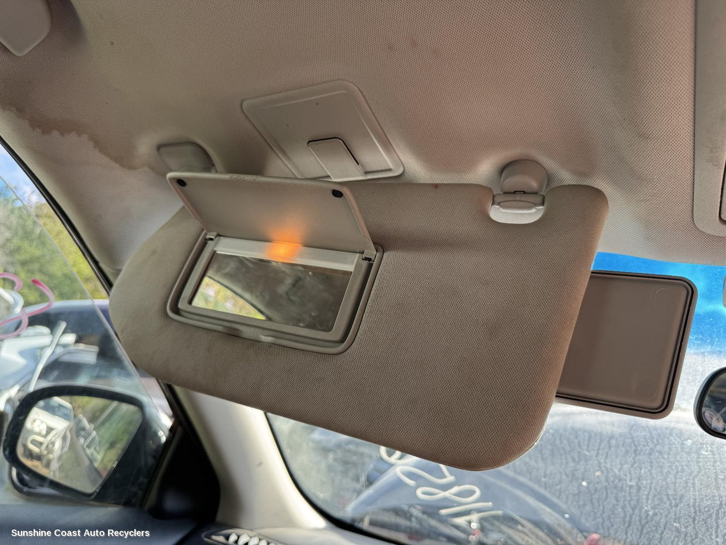 2016 Nissan Pathfinder Sunvisor