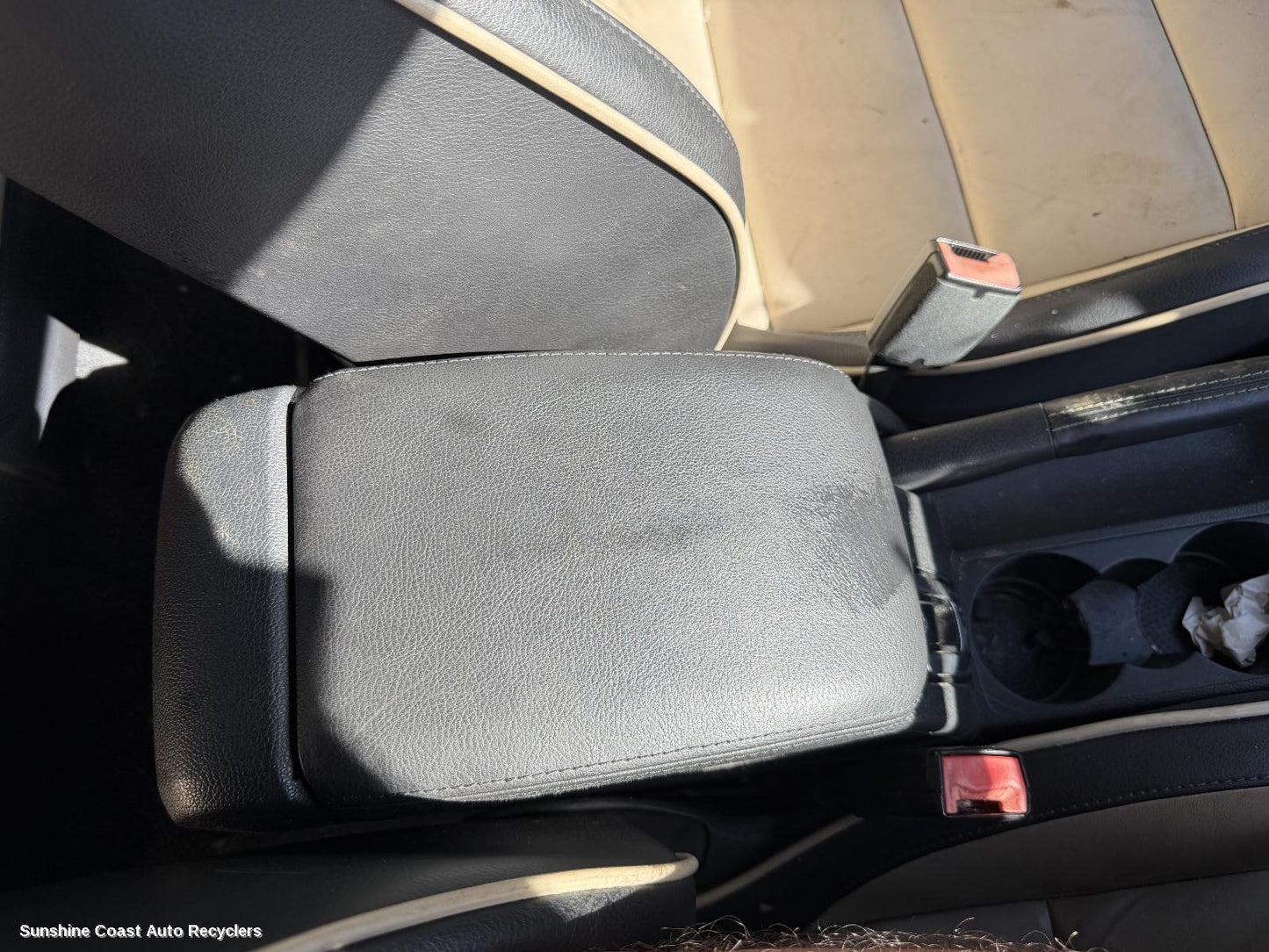 2007-2014 Volkswagen Eos Console