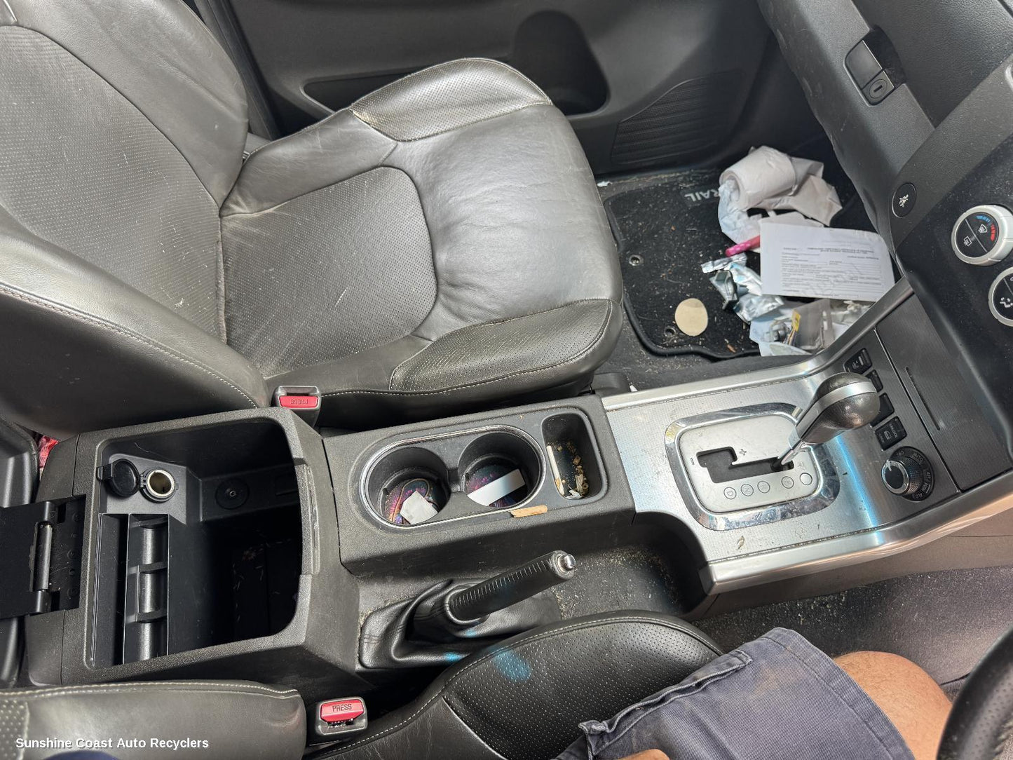 2010 Nissan Pathfinder Console