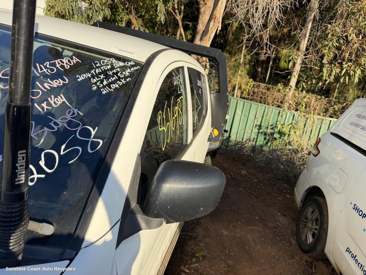 2009-2015 Mitsubishi Triton Roof Rack Bars