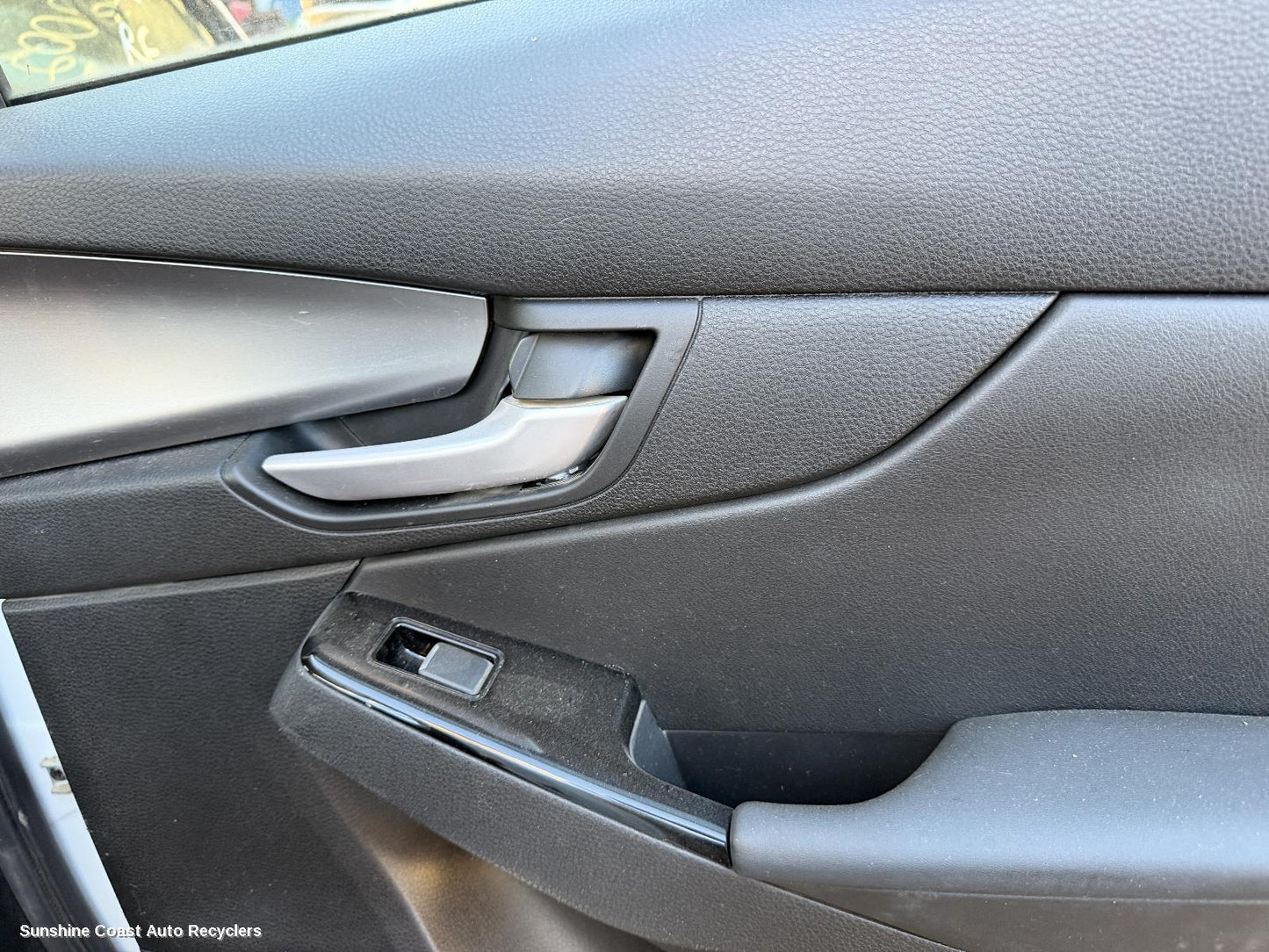 2020-2026 Mazda Bt50 Door Handle