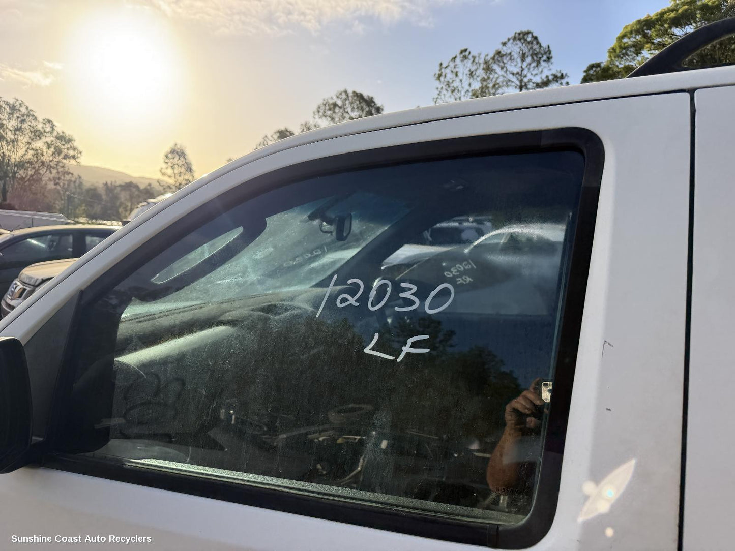 2005-2013 Nissan Pathfinder Left Front Door Window