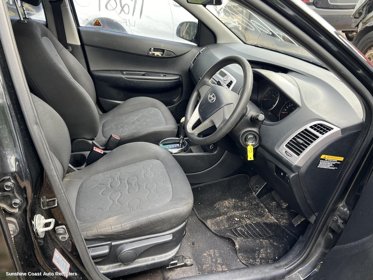 2010-2012 Hyundai I20 Grille