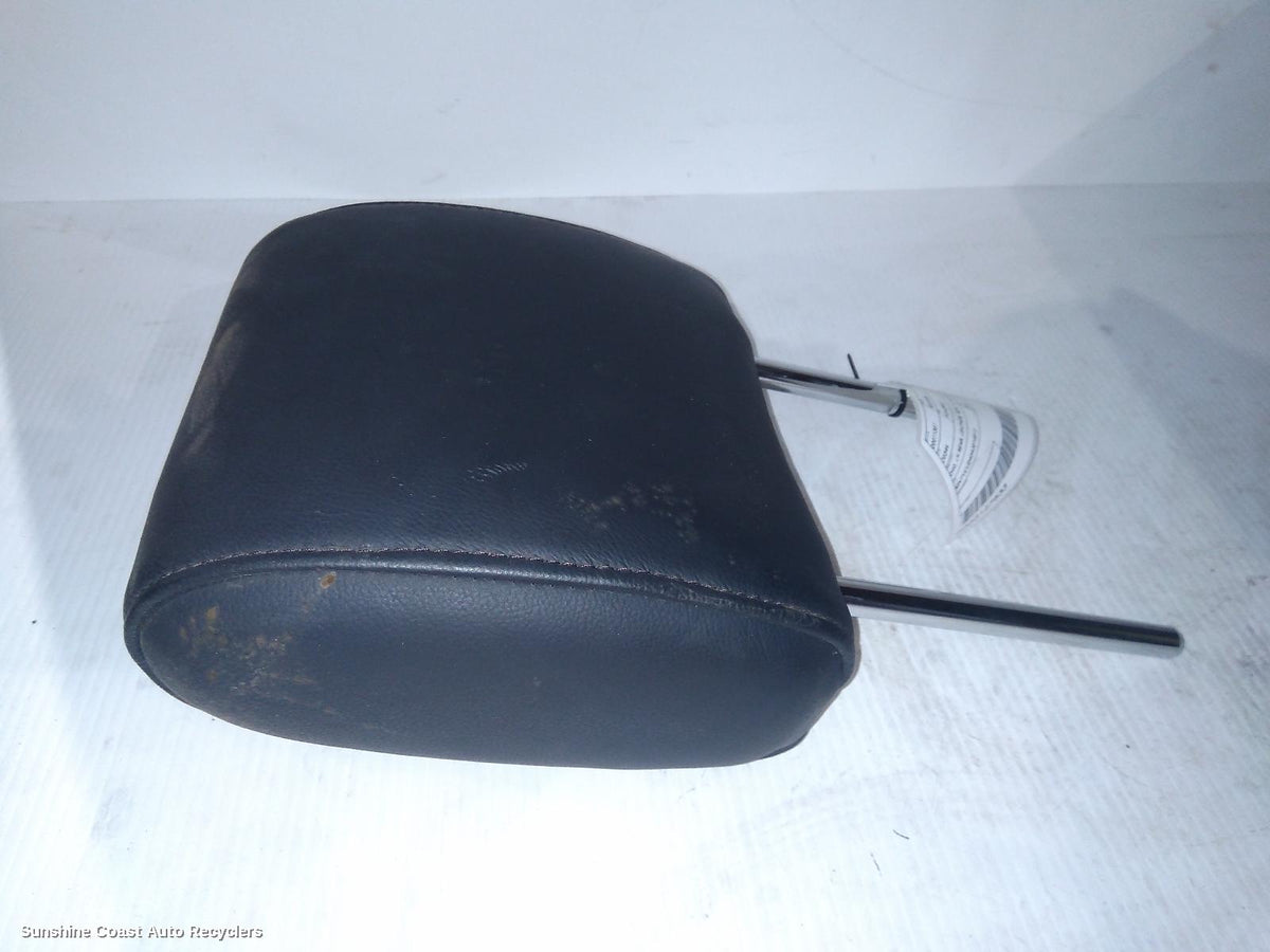 2005-2015 Nissan Navara Headrest