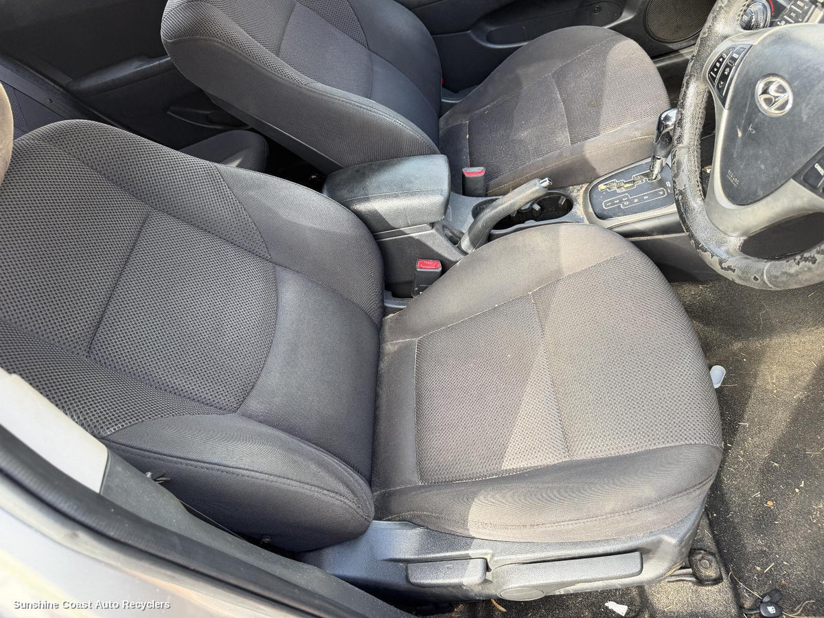 2009-2012 Hyundai I30 Front Seat