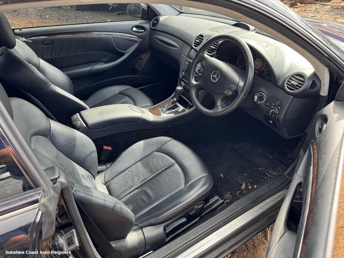 2002-2009 Mercedes Clk Right Front Door