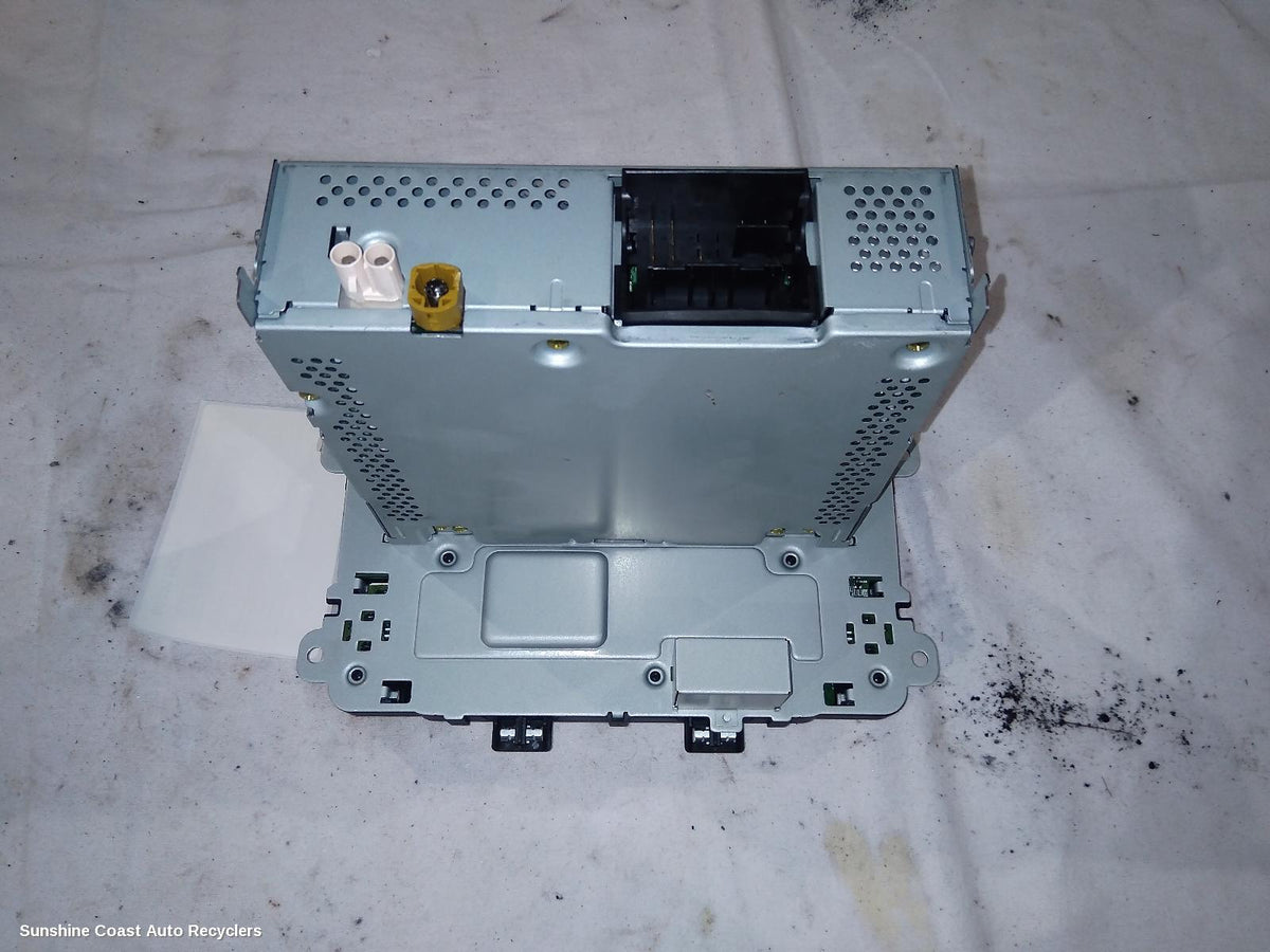 2010-2017 Volkswagen Polo Radio Cd Dvd Sat Tv