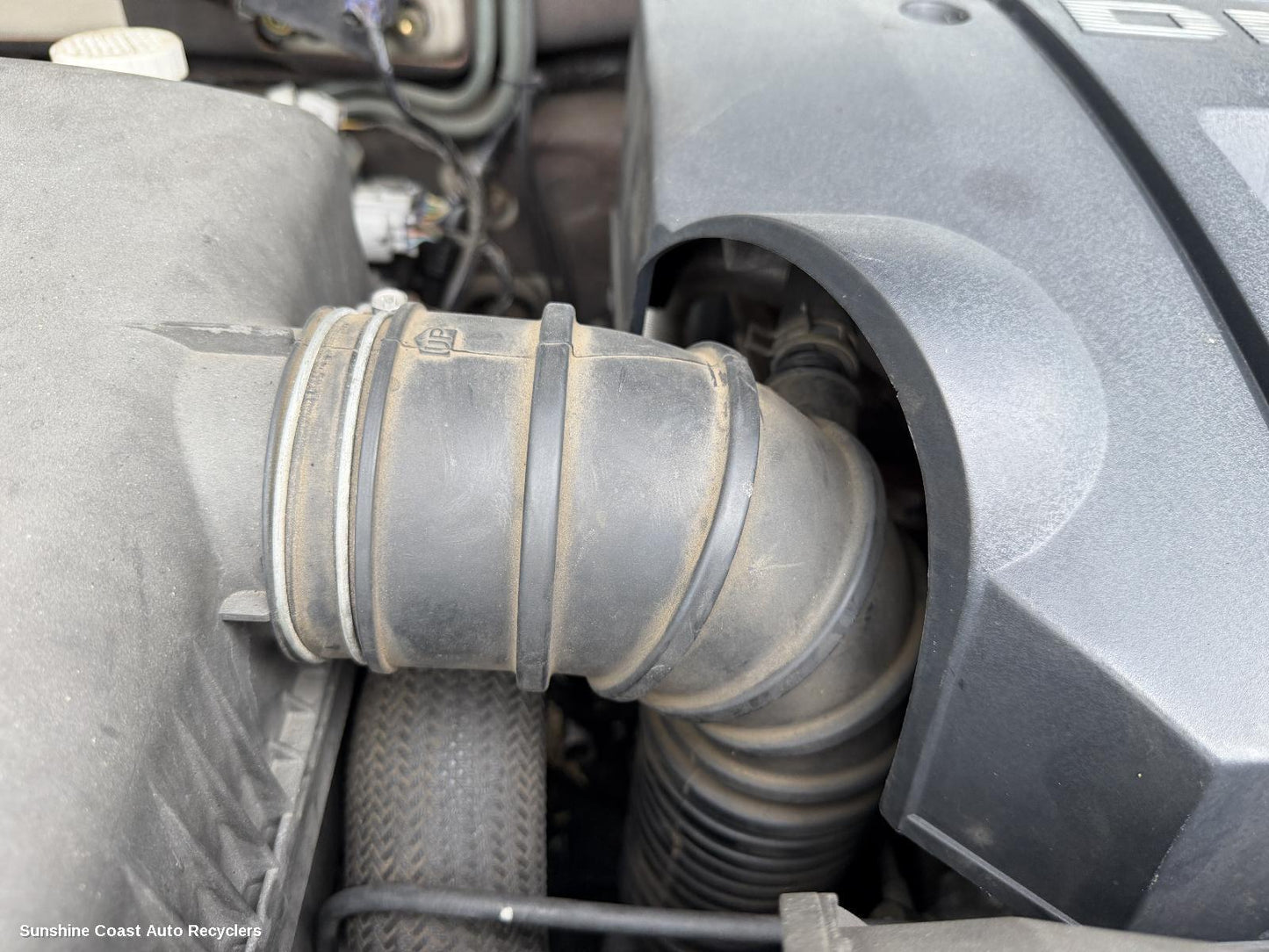 2000-2006 Mitsubishi Pajero Air Cleaner Duct Hos