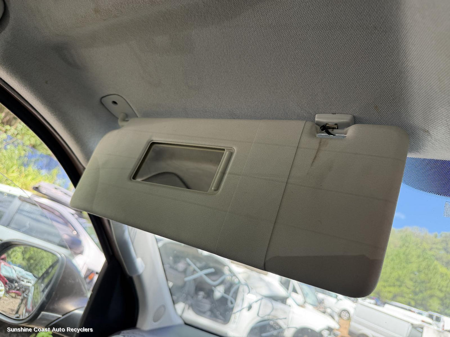 2010-2022 Volkswagen Amarok Sunvisor