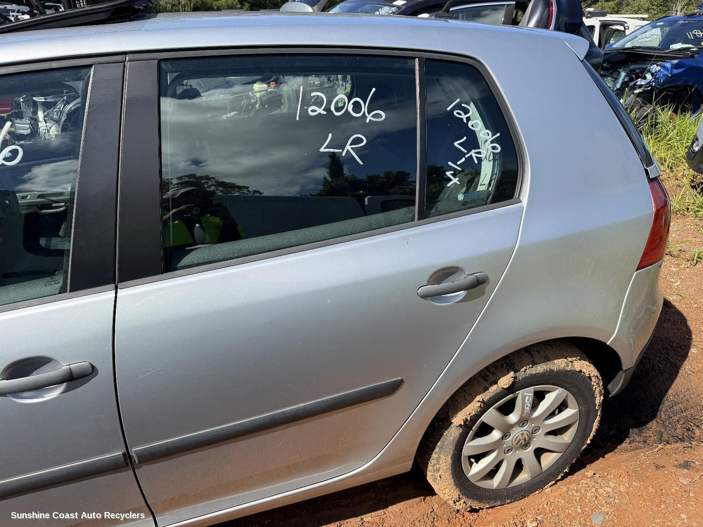 2004-2009 Volkswagen Golf Left Rear 1 4 Door Glass