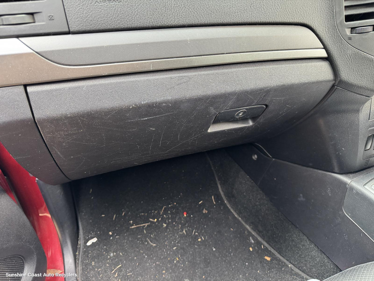 2006-2014 Mitsubishi Pajero Glove Box