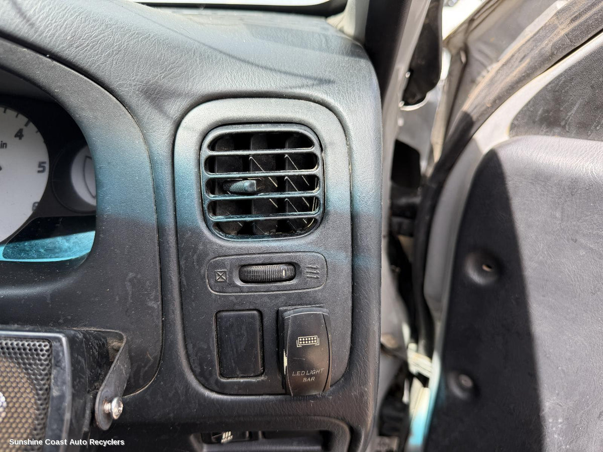 2001-2015 Nissan Navara Misc