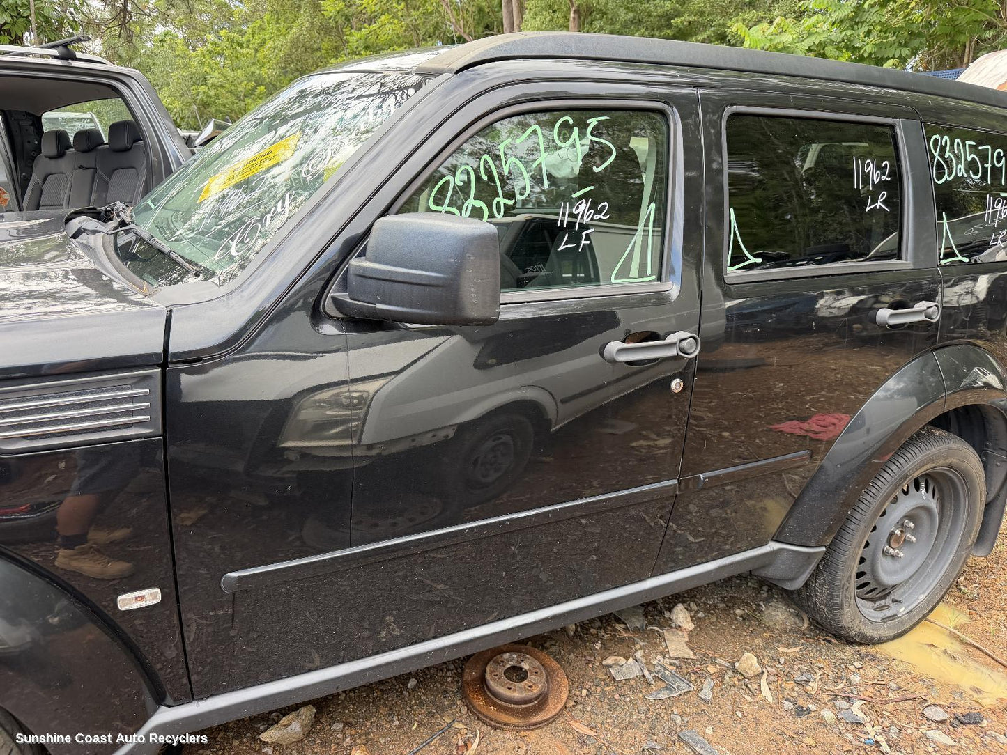 2007-2011 Dodge Nitro Door Handle