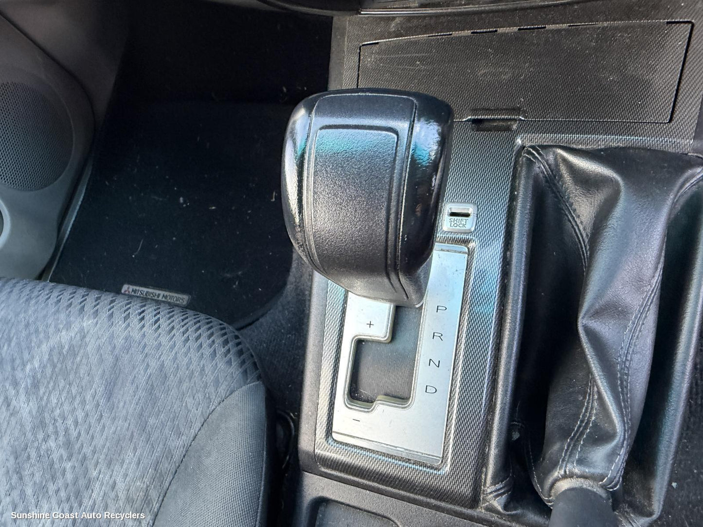 2009-2015 Mitsubishi Challenger Gear Stick Shifter