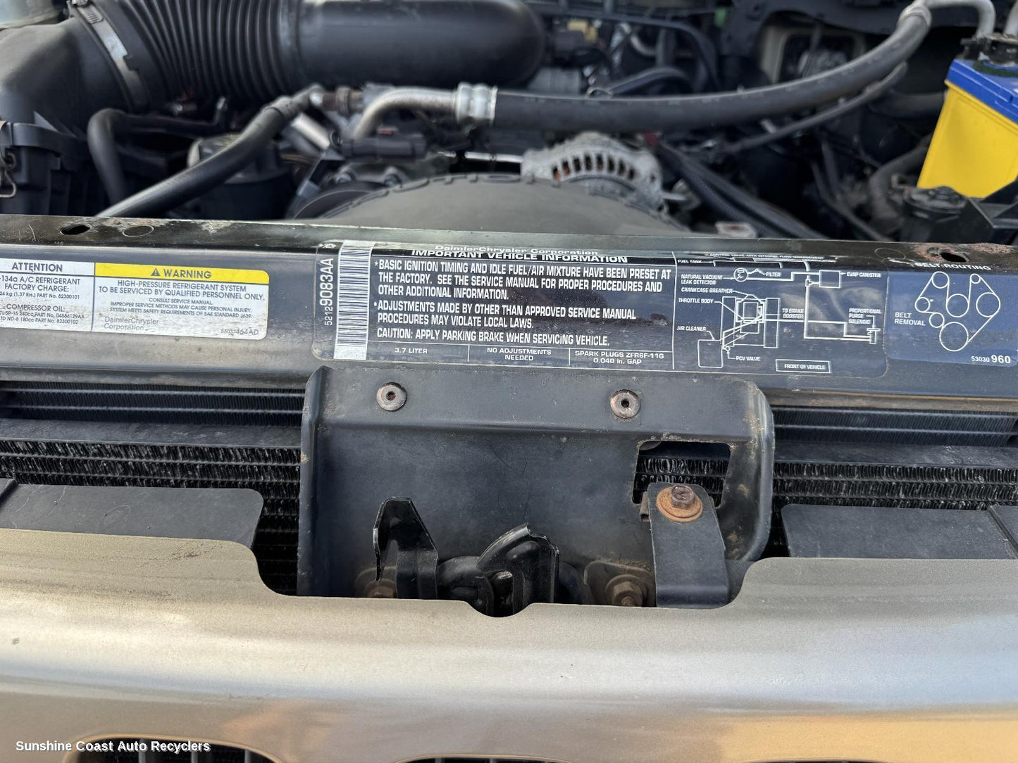 2004 Jeep Cherokee Bonnet Lock Support