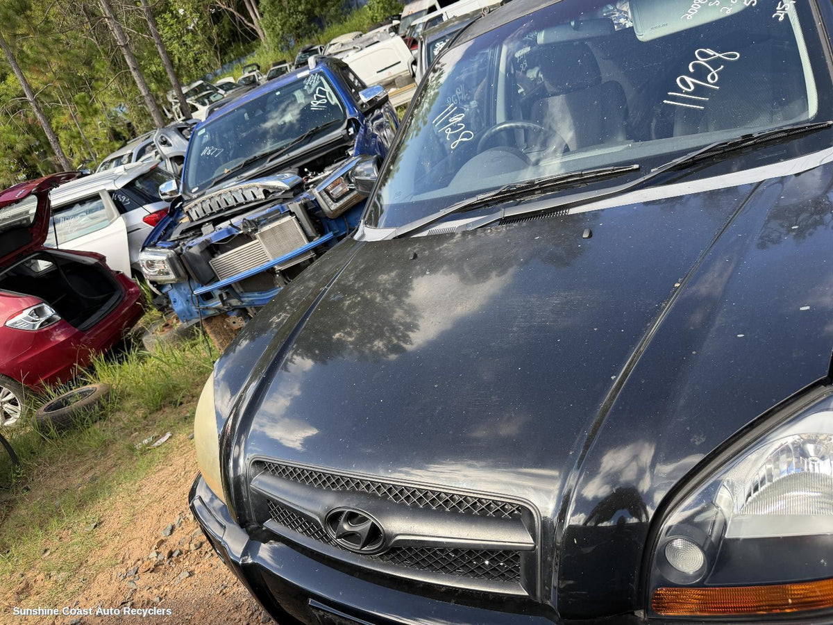 2004-2010 Hyundai Tucson Bonnet