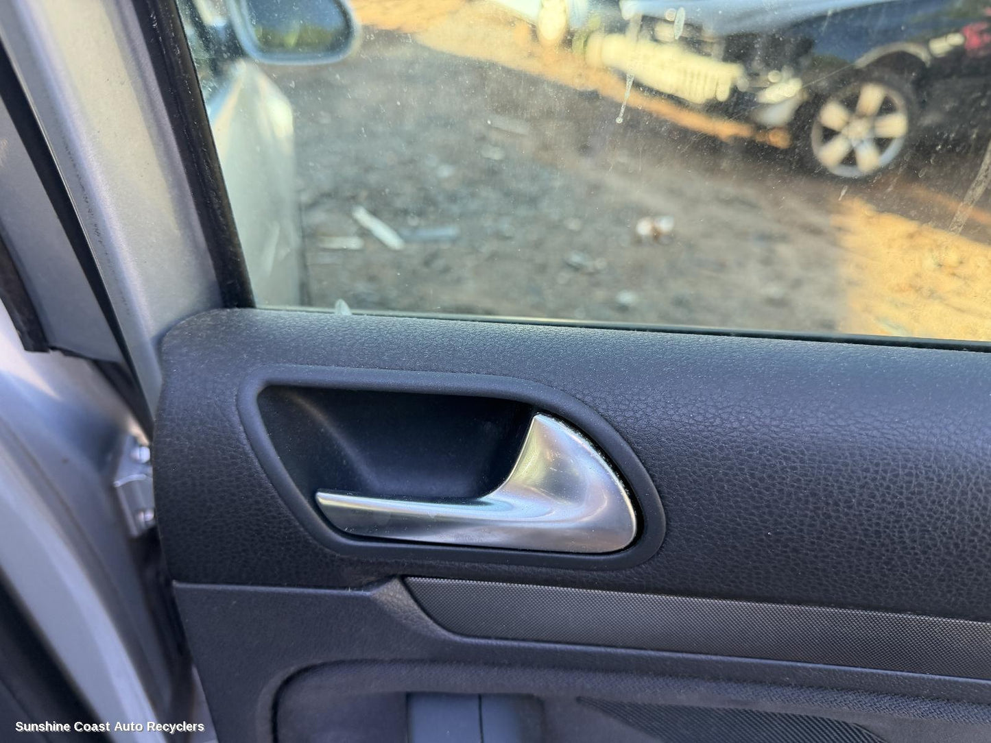 2004-2009 Volkswagen Golf Door Handle