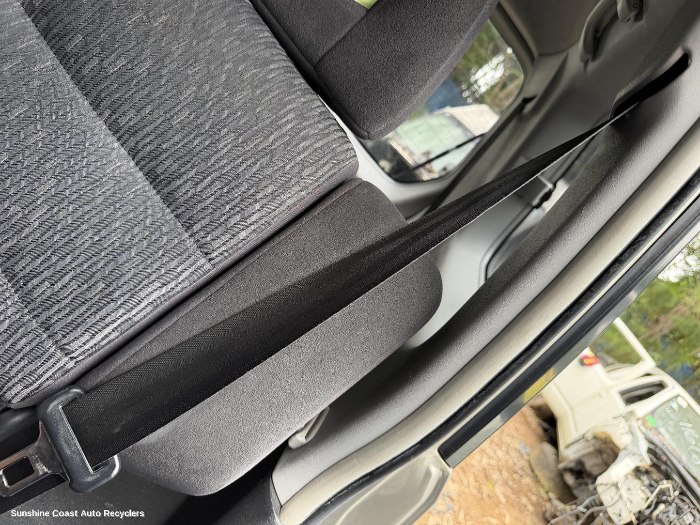 2002-2006 Mitsubishi Pajero Seatbelt Stalk