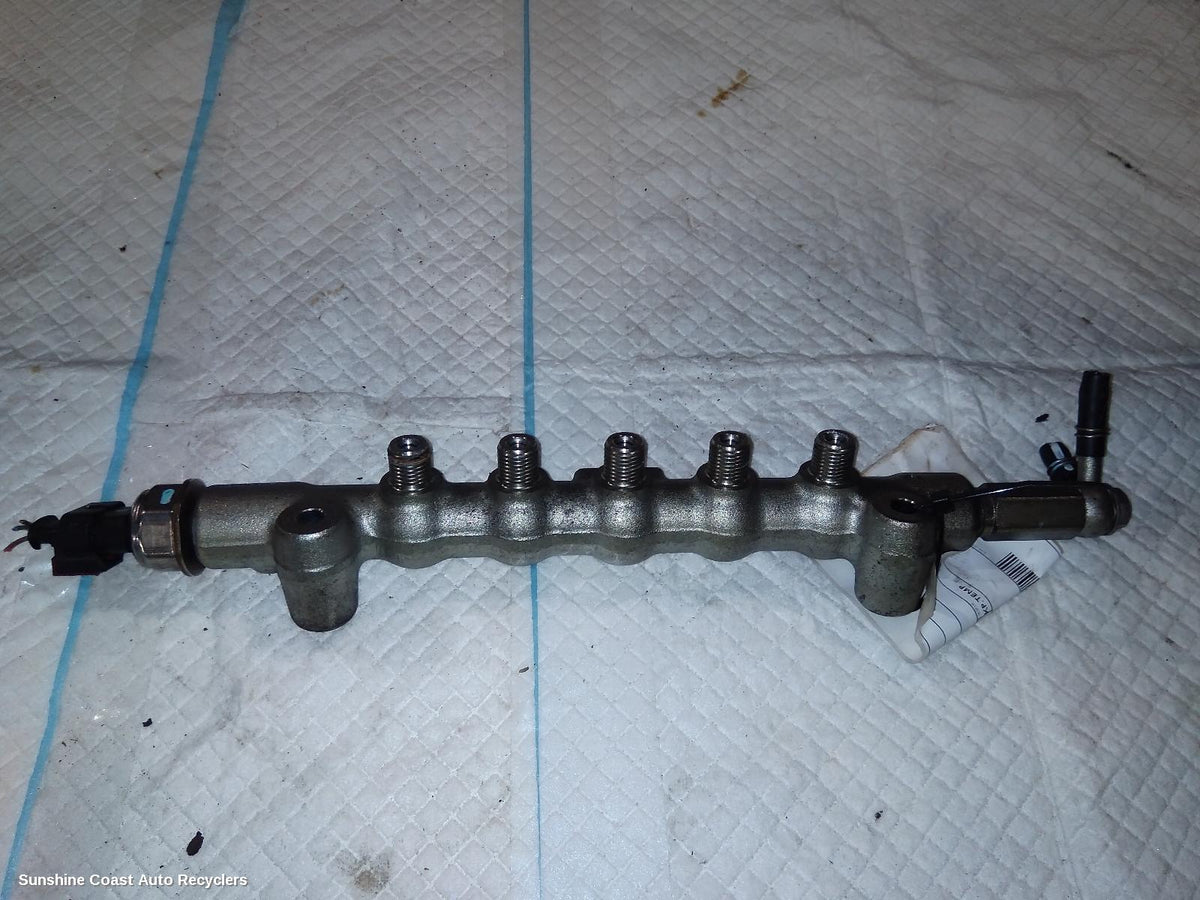 2016-2020 Holden Trailblazer Injection Rail