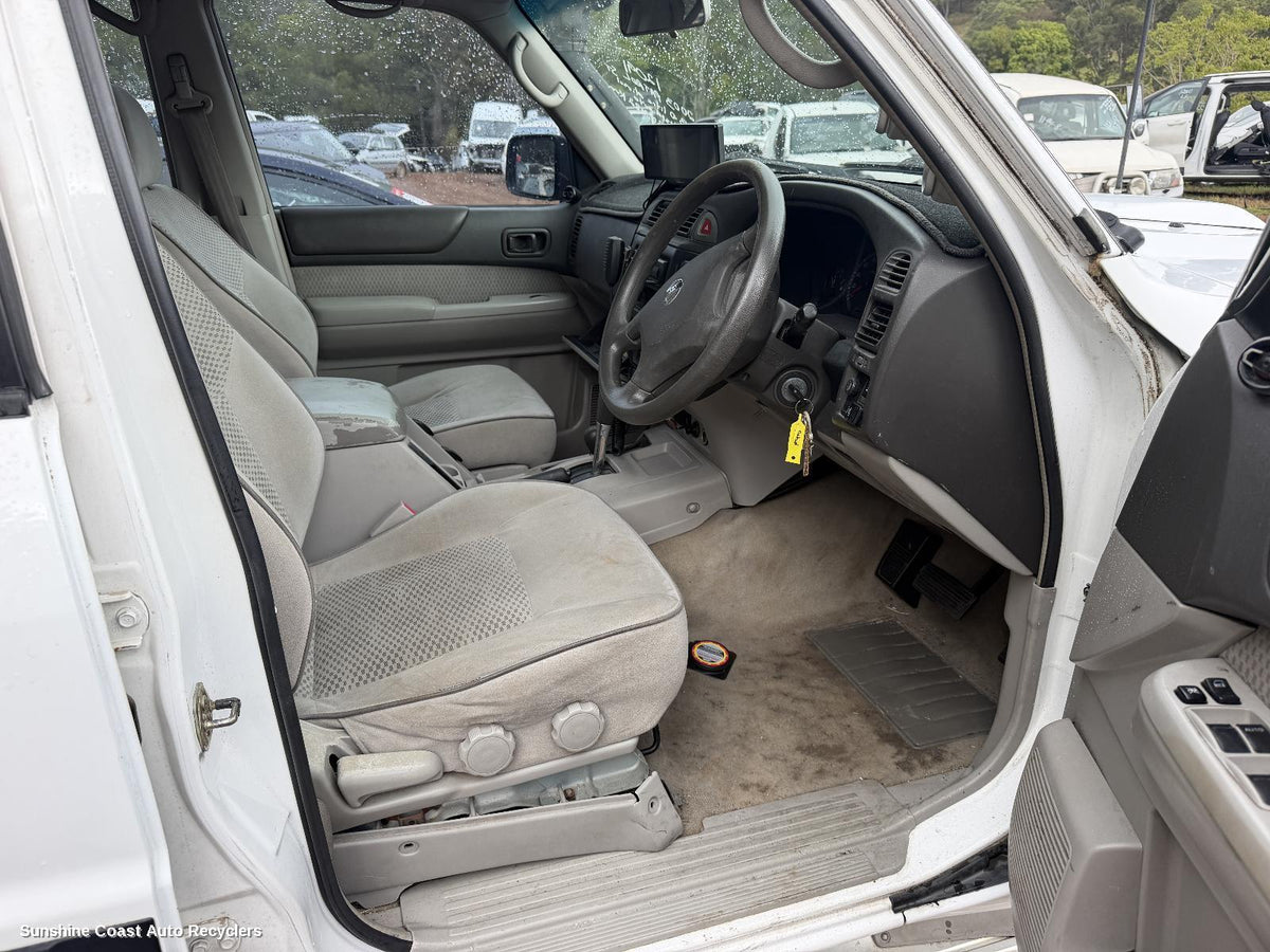 2002-2004 Nissan Patrol Front Seat