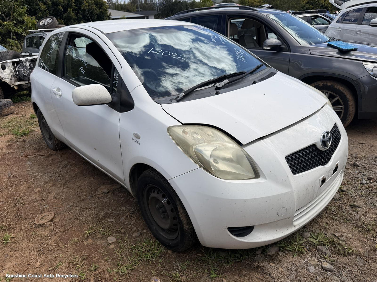 2005-2011 Toyota Yaris Right Guard