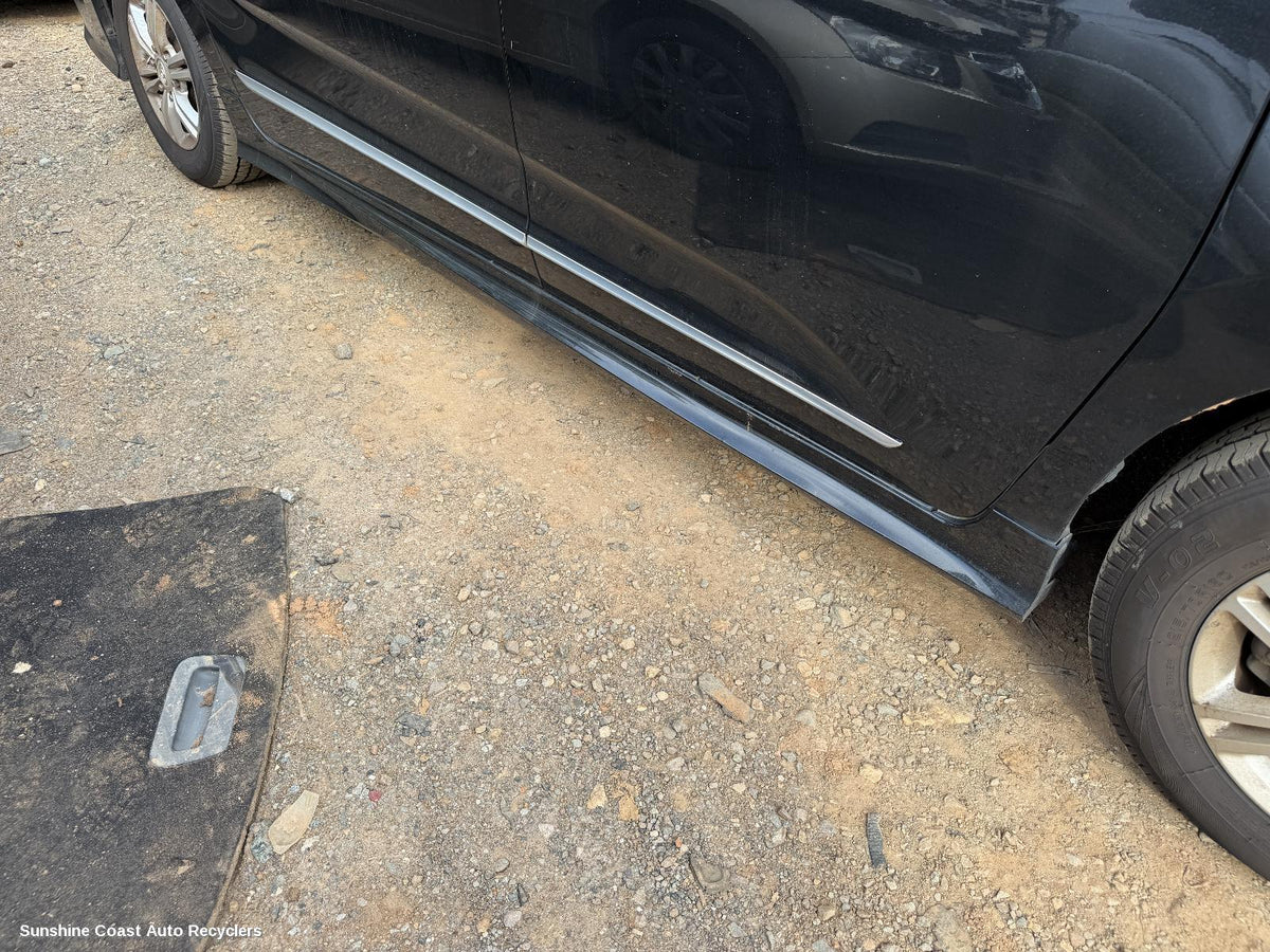 2015-2025 Ldv G10 Side Step Skirt