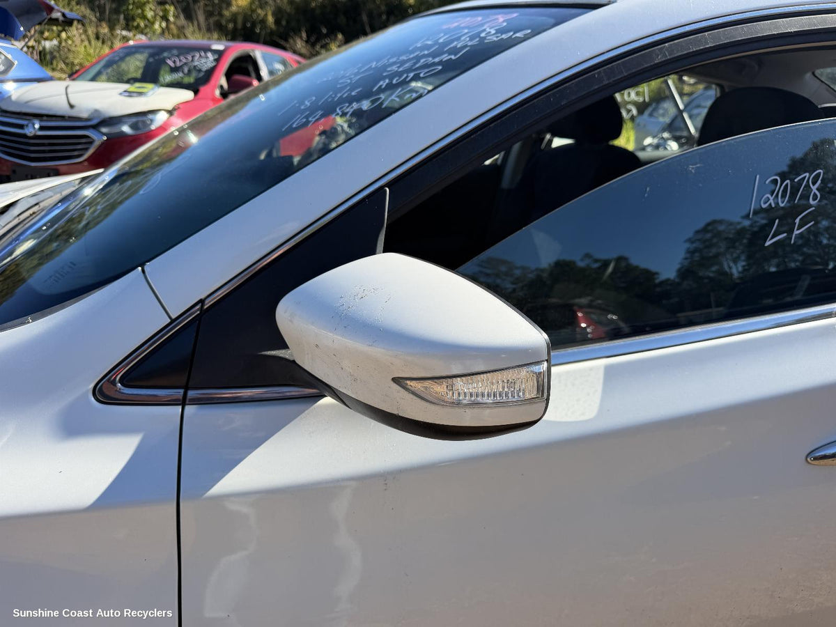 2012-2017 Nissan Pulsar Left Door Mirror