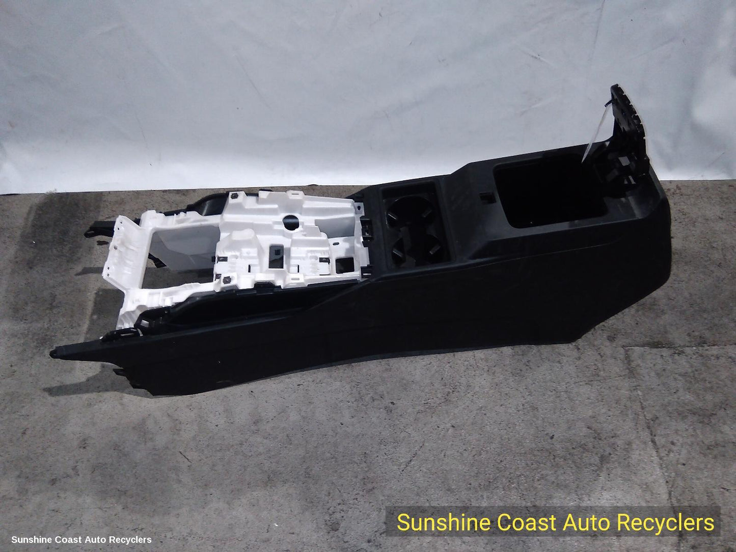 2021-2026 Mitsubishi Outlander Console