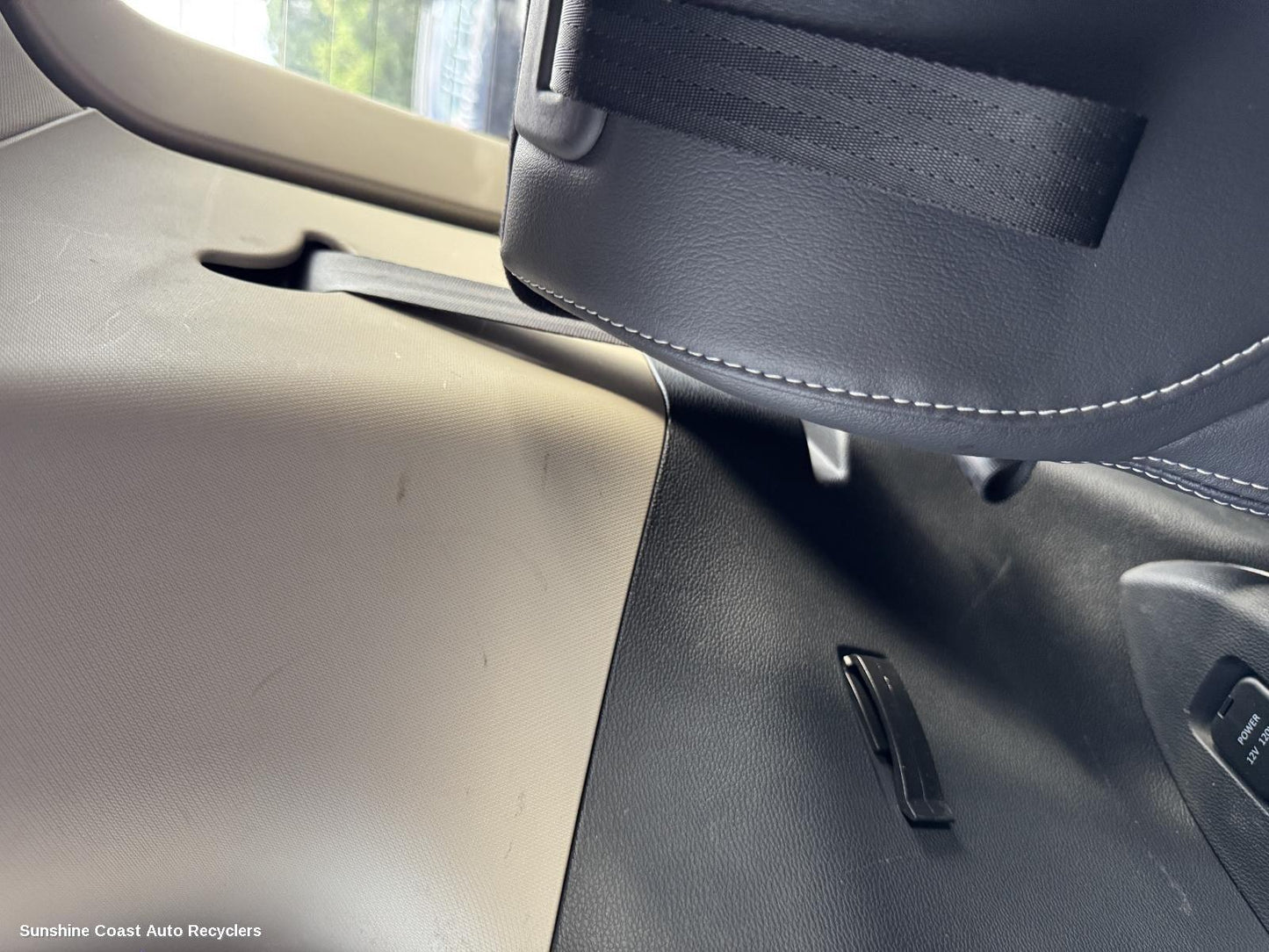 2022 Ldv D90 Seatbelt Stalk