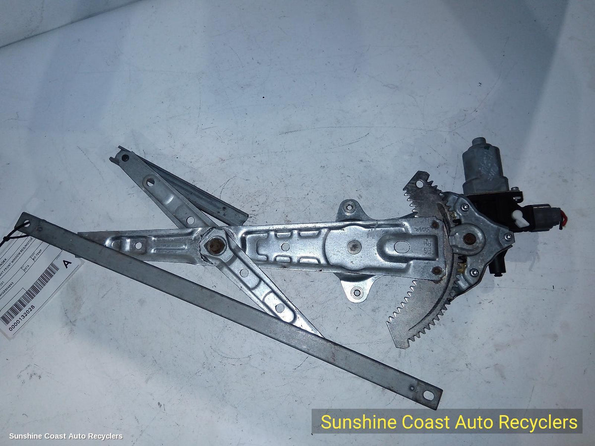 2015-2018 Mitsubishi Outlander Right Front Window Reg Motor